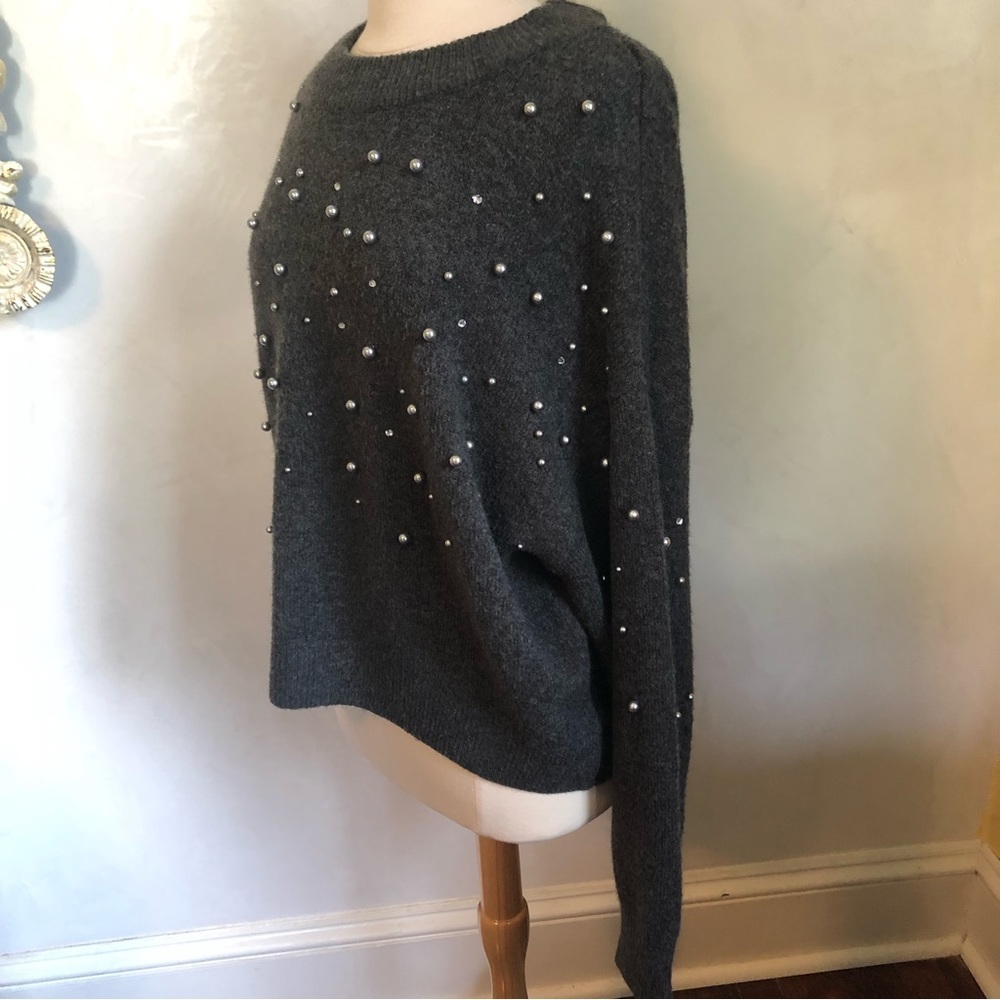 H&M oversized Soft, fine-knit sweater w/pearls & rhinestones Size Small - Picture 6 of 11